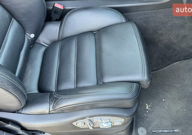 Черный Порше Каен, объемом двигателя 4.81 л и пробегом 150 тыс. км за 15000 $, фото 14 на Automoto.ua