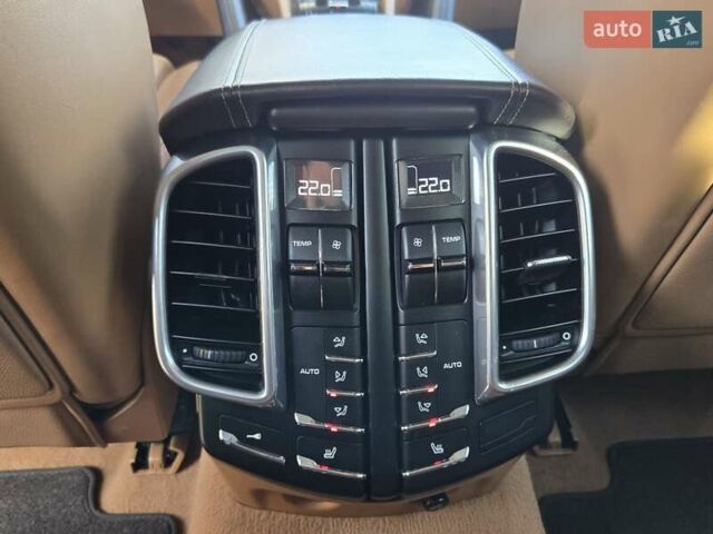 Порше Каен 2010 в Киеве на Automoto.ua Черный Порше Каен, объемом двигателя 4.8 л и пробегом 105 тыс. км за 26900 $, фото 34 на Automoto.ua