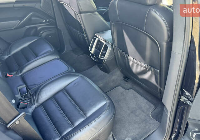 Черный Порше Каен, объемом двигателя 4.81 л и пробегом 150 тыс. км за 15000 $, фото 15 на Automoto.ua