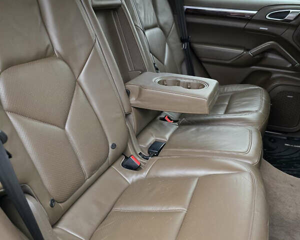 Черный Порше Каен, объемом двигателя 4.8 л и пробегом 164 тыс. км за 14500 $, фото 19 на Automoto.ua