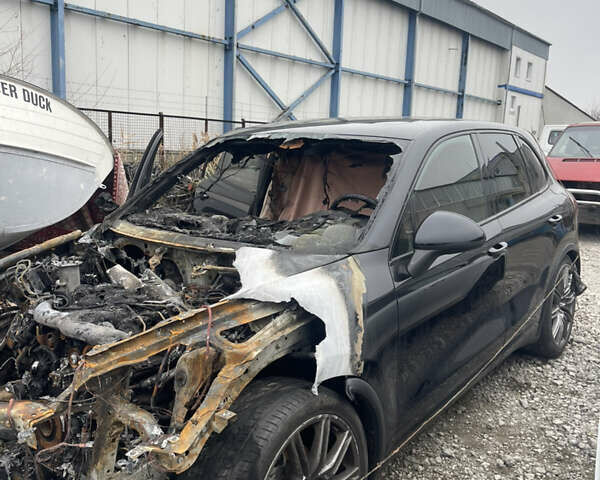 Черный Порше Каен, объемом двигателя 2.97 л и пробегом 250 тыс. км за 2900 $, фото 4 на Automoto.ua