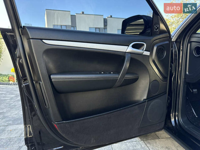 Чорний Порше Cayenne, об'ємом двигуна 3 л та пробігом 173 тис. км за 15850 $, фото 40 на Automoto.ua