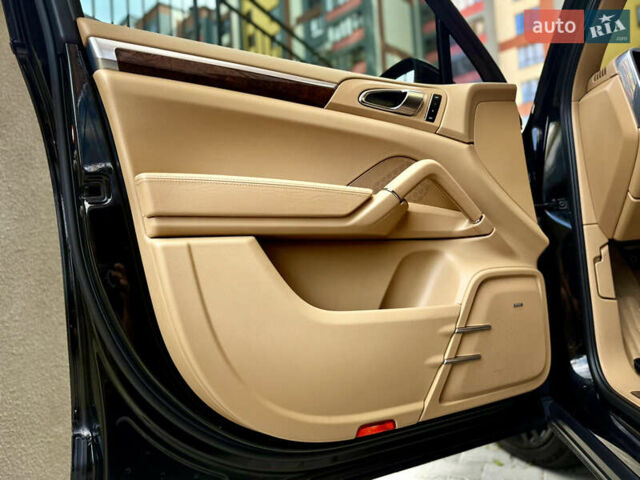 Чорний Порше Cayenne, об'ємом двигуна 4.8 л та пробігом 235 тис. км за 18999 $, фото 48 на Automoto.ua