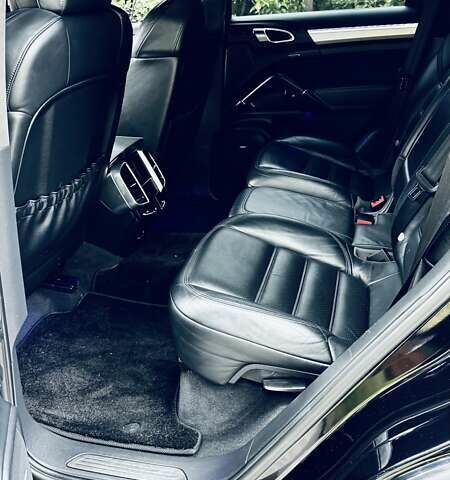 Чорний Порше Cayenne, об'ємом двигуна 4.8 л та пробігом 163 тис. км за 23800 $, фото 46 на Automoto.ua