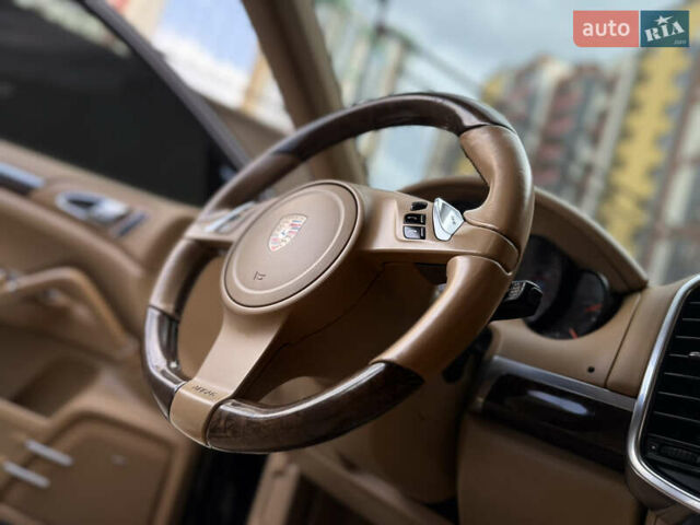 Чорний Порше Cayenne, об'ємом двигуна 4.8 л та пробігом 235 тис. км за 18999 $, фото 79 на Automoto.ua