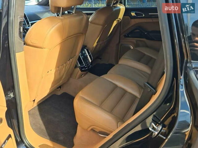 Чорний Порше Cayenne, об'ємом двигуна 4.8 л та пробігом 105 тис. км за 25900 $, фото 29 на Automoto.ua