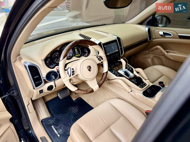 Чорний Порше Cayenne, об'ємом двигуна 4.8 л та пробігом 235 тис. км за 18999 $, фото 55 на Automoto.ua