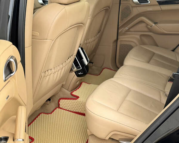 Чорний Порше Cayenne, об'ємом двигуна 3 л та пробігом 259 тис. км за 24000 $, фото 19 на Automoto.ua