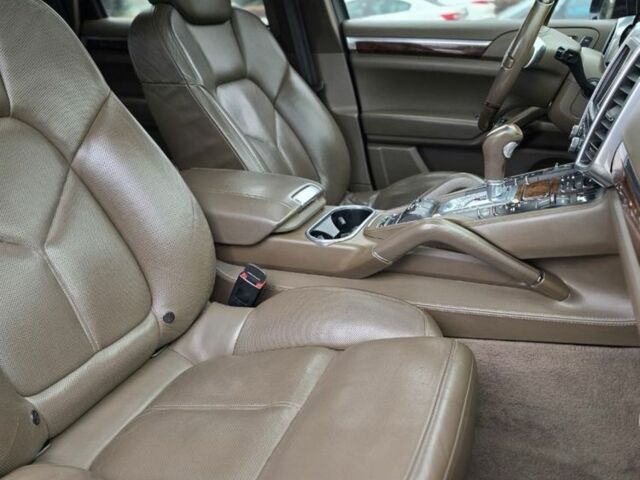 Чорний Порше Cayenne, об'ємом двигуна 4.8 л та пробігом 160 тис. км за 14500 $, фото 17 на Automoto.ua