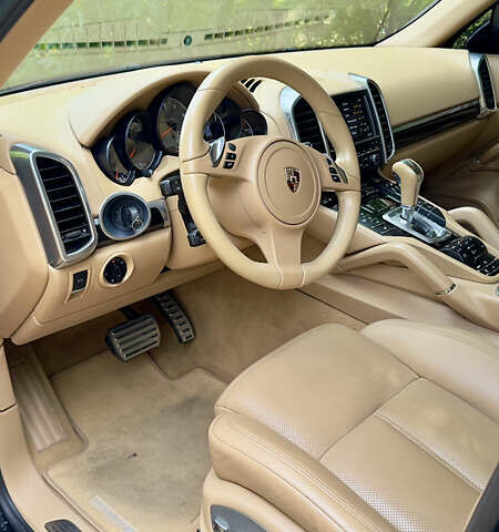 Чорний Порше Cayenne, об'ємом двигуна 4.81 л та пробігом 135 тис. км за 15700 $, фото 8 на Automoto.ua