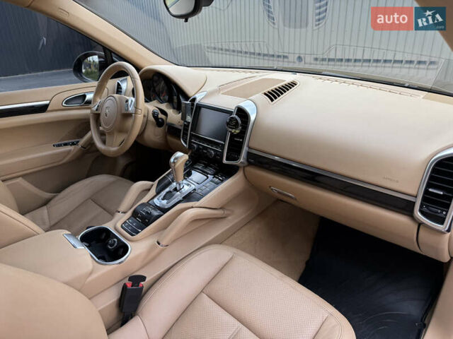 Черный Порше Каен, объемом двигателя 3 л и пробегом 178 тыс. км за 17500 $, фото 20 на Automoto.ua