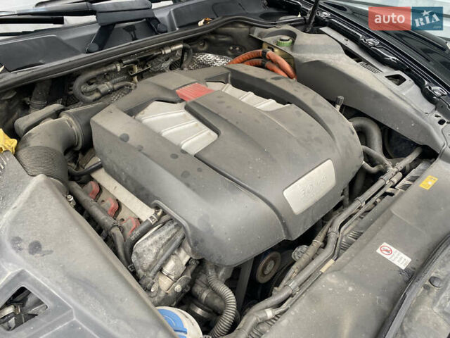 Чорний Порше Cayenne, об'ємом двигуна 3 л та пробігом 235 тис. км за 13950 $, фото 60 на Automoto.ua