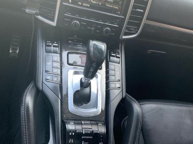 Черный Порше Каен, объемом двигателя 4.8 л и пробегом 120 тыс. км за 15000 $, фото 6 на Automoto.ua