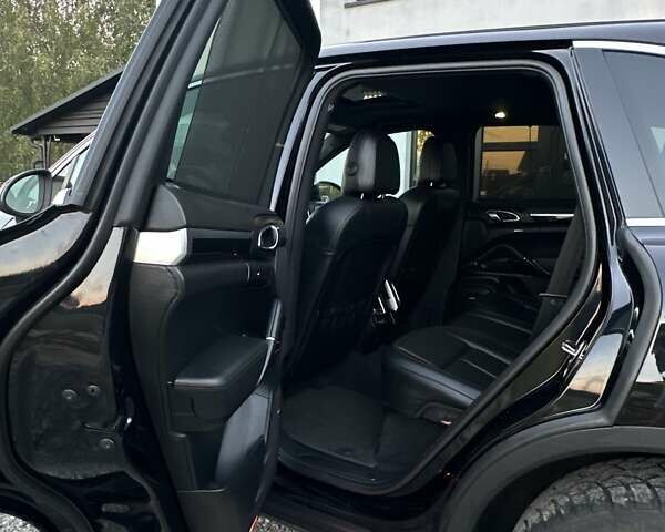 Чорний Порше Cayenne, об'ємом двигуна 4.8 л та пробігом 117 тис. км за 18500 $, фото 65 на Automoto.ua