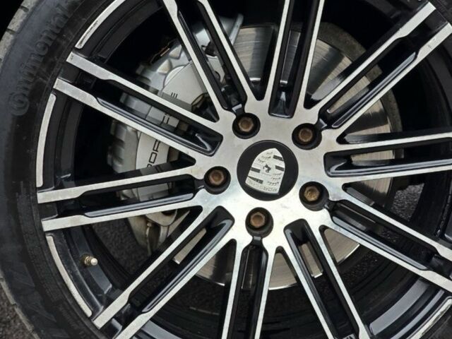 Чорний Порше Cayenne, об'ємом двигуна 4.8 л та пробігом 160 тис. км за 14500 $, фото 11 на Automoto.ua