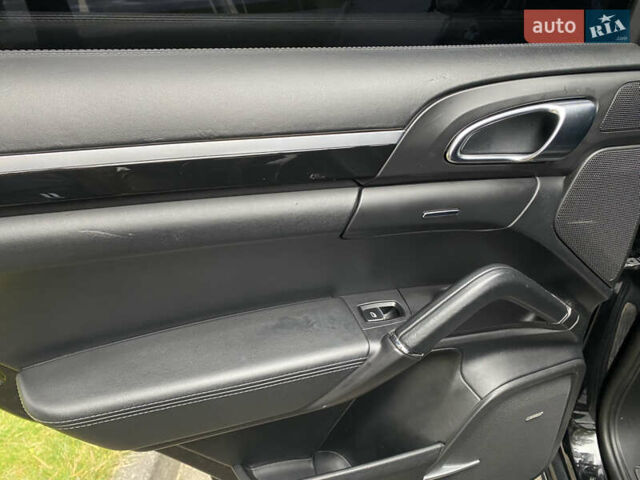 Черный Порше Каен, объемом двигателя 3 л и пробегом 236 тыс. км за 13999 $, фото 26 на Automoto.ua