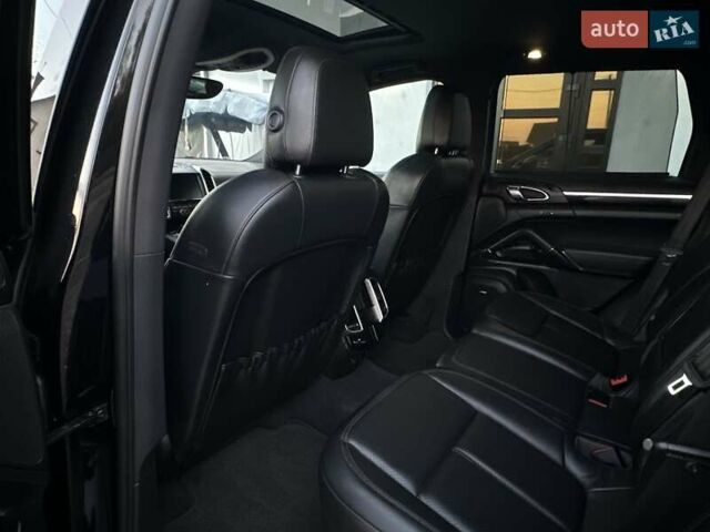 Чорний Порше Cayenne, об'ємом двигуна 4.8 л та пробігом 117 тис. км за 18500 $, фото 67 на Automoto.ua