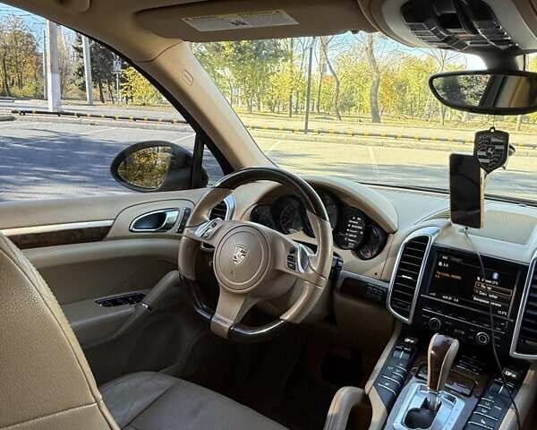 Чорний Порше Cayenne, об'ємом двигуна 3.6 л та пробігом 143 тис. км за 20000 $, фото 7 на Automoto.ua