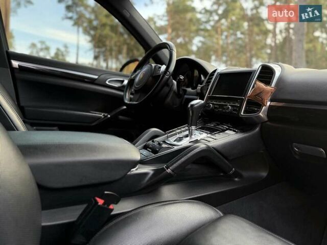Черный Порше Каен, объемом двигателя 3.6 л и пробегом 155 тыс. км за 16900 $, фото 32 на Automoto.ua