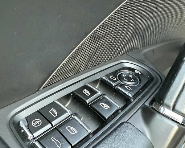 Черный Порше Каен, объемом двигателя 4.8 л и пробегом 278 тыс. км за 13999 $, фото 66 на Automoto.ua