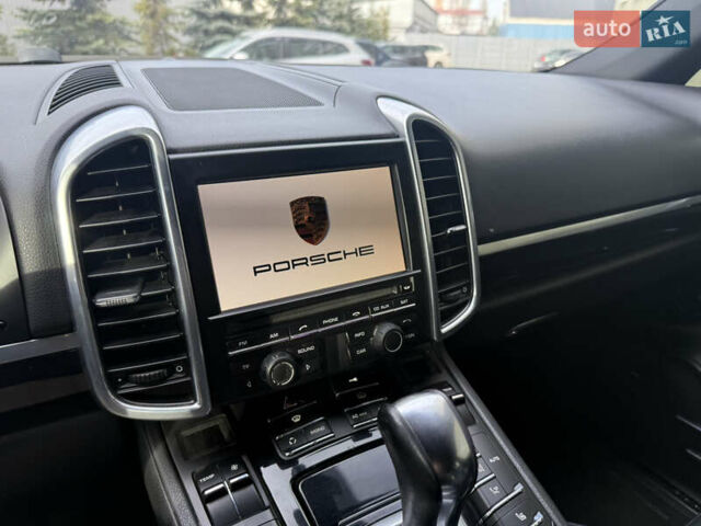 Черный Порше Каен, объемом двигателя 3.6 л и пробегом 244 тыс. км за 16999 $, фото 28 на Automoto.ua