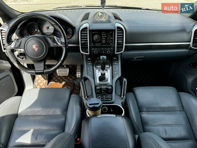 Чорний Порше Cayenne, об'ємом двигуна 4.81 л та пробігом 182 тис. км за 16800 $, фото 16 на Automoto.ua