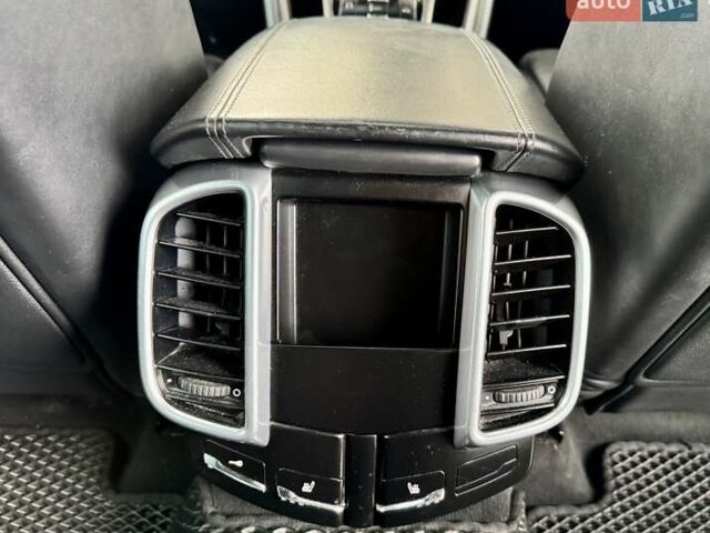 Порше Cayenne 2011 у Києві на Automoto.ua Чорний Порше Cayenne, об'ємом двигуна 3 л та пробігом 240 тис. км за 18700 $, фото 33 на Automoto.ua