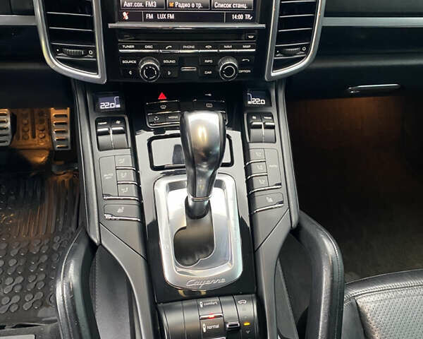 Чорний Порше Cayenne, об'ємом двигуна 3 л та пробігом 235 тис. км за 13950 $, фото 47 на Automoto.ua