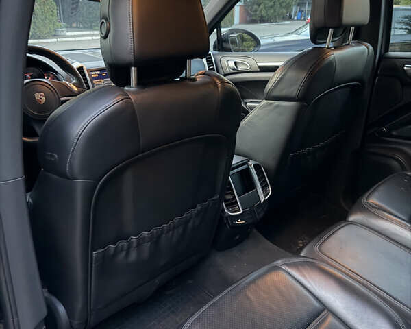 Чорний Порше Cayenne, об'ємом двигуна 3 л та пробігом 190 тис. км за 23900 $, фото 34 на Automoto.ua