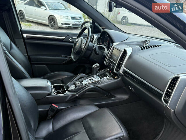 Чорний Порше Cayenne, об'ємом двигуна 4.8 л та пробігом 278 тис. км за 14500 $, фото 63 на Automoto.ua
