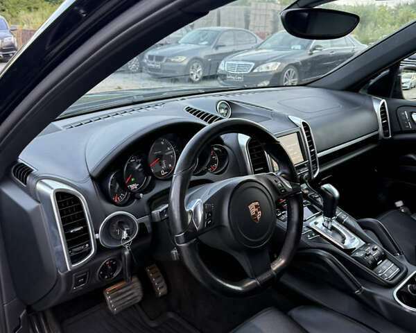 Чорний Порше Cayenne, об'ємом двигуна 4.8 л та пробігом 278 тис. км за 14500 $, фото 45 на Automoto.ua