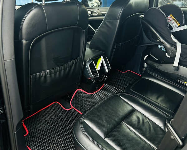 Черный Порше Каен, объемом двигателя 3.6 л и пробегом 210 тыс. км за 17000 $, фото 14 на Automoto.ua