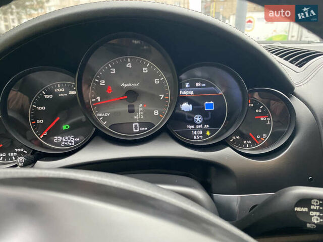 Черный Порше Каен, объемом двигателя 3 л и пробегом 236 тыс. км за 13999 $, фото 44 на Automoto.ua