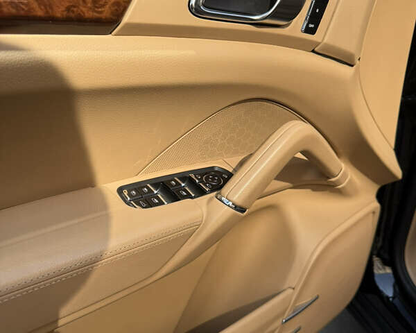 Чорний Порше Cayenne, об'ємом двигуна 3.6 л та пробігом 109 тис. км за 19900 $, фото 13 на Automoto.ua