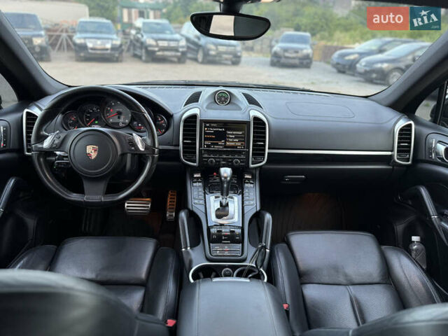 Чорний Порше Cayenne, об'ємом двигуна 4.8 л та пробігом 278 тис. км за 14500 $, фото 72 на Automoto.ua