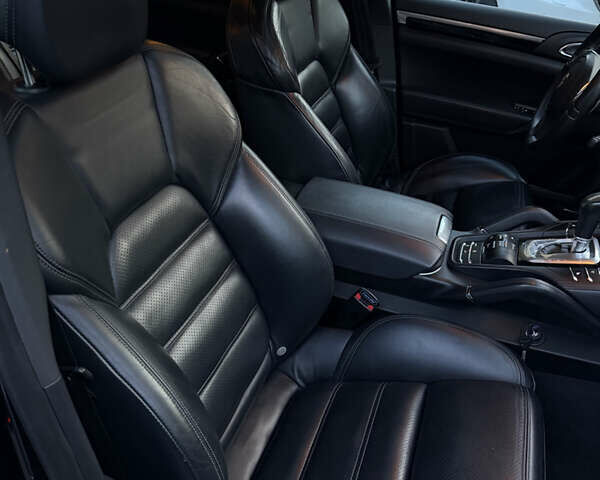 Чорний Порше Cayenne, об'ємом двигуна 3 л та пробігом 190 тис. км за 23900 $, фото 26 на Automoto.ua