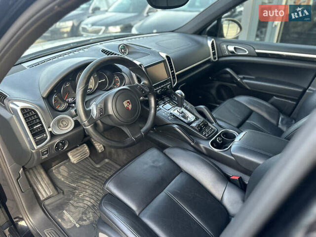Черный Порше Каен, объемом двигателя 4.81 л и пробегом 270 тыс. км за 15888 $, фото 16 на Automoto.ua