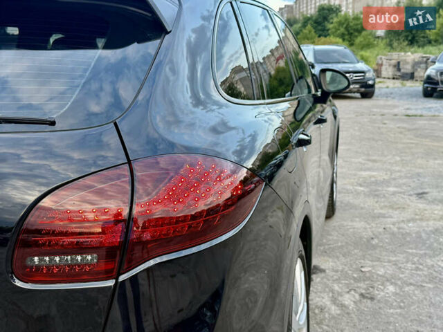 Чорний Порше Cayenne, об'ємом двигуна 4.8 л та пробігом 278 тис. км за 14500 $, фото 24 на Automoto.ua