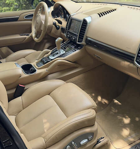 Чорний Порше Cayenne, об'ємом двигуна 4.81 л та пробігом 135 тис. км за 15700 $, фото 11 на Automoto.ua