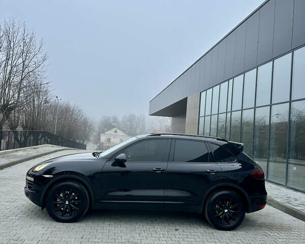 Черный Порше Каен, объемом двигателя 2.97 л и пробегом 302 тыс. км за 18000 $, фото 3 на Automoto.ua