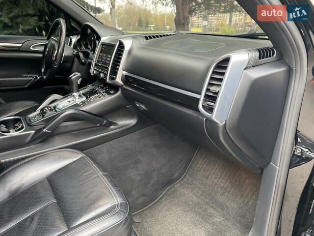 Черный Порше Каен, объемом двигателя 3 л и пробегом 236 тыс. км за 13999 $, фото 61 на Automoto.ua