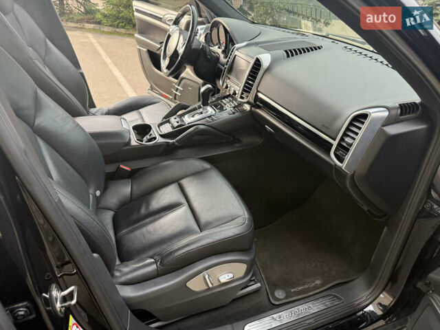 Черный Порше Каен, объемом двигателя 3.6 л и пробегом 244 тыс. км за 16999 $, фото 26 на Automoto.ua