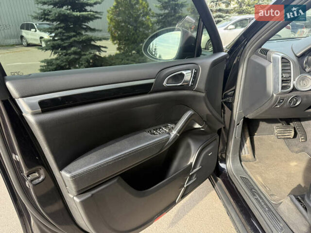 Черный Порше Каен, объемом двигателя 3.6 л и пробегом 244 тыс. км за 16999 $, фото 17 на Automoto.ua