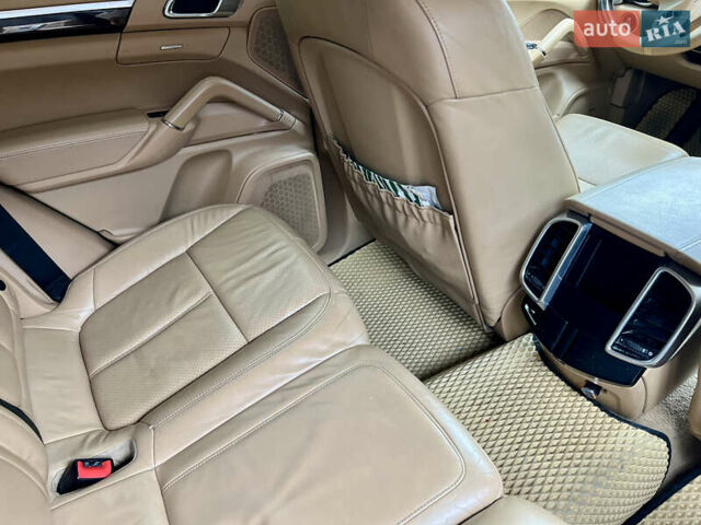 Черный Порше Каен, объемом двигателя 3 л и пробегом 280 тыс. км за 23630 $, фото 10 на Automoto.ua