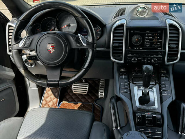 Чорний Порше Cayenne, об'ємом двигуна 4.81 л та пробігом 182 тис. км за 16800 $, фото 15 на Automoto.ua