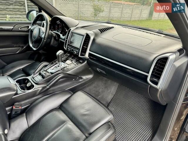 Черный Порше Каен, объемом двигателя 3 л и пробегом 240 тыс. км за 18500 $, фото 31 на Automoto.ua