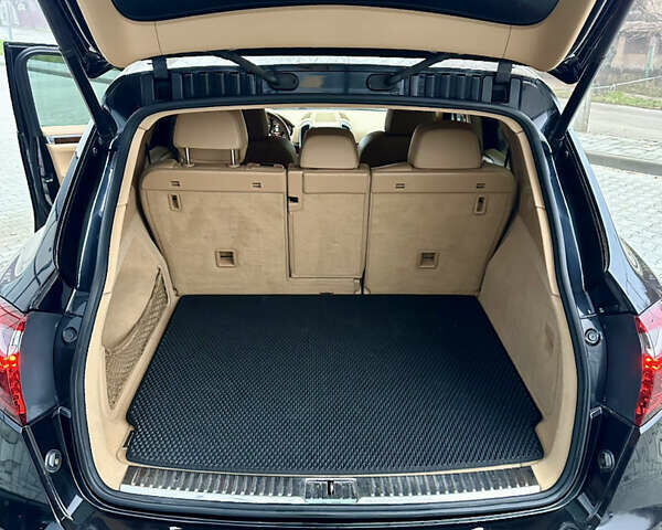 Черный Порше Каен, объемом двигателя 2.97 л и пробегом 302 тыс. км за 18000 $, фото 14 на Automoto.ua