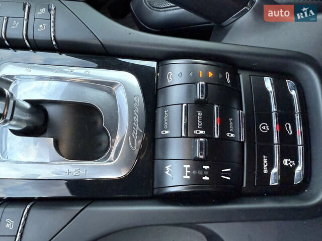 Чорний Порше Cayenne, об'ємом двигуна 4.8 л та пробігом 278 тис. км за 14500 $, фото 48 на Automoto.ua
