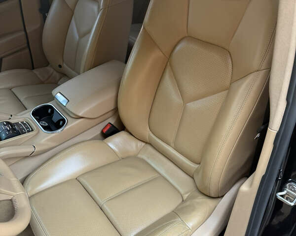 Чорний Порше Cayenne, об'ємом двигуна 3.6 л та пробігом 109 тис. км за 19900 $, фото 12 на Automoto.ua