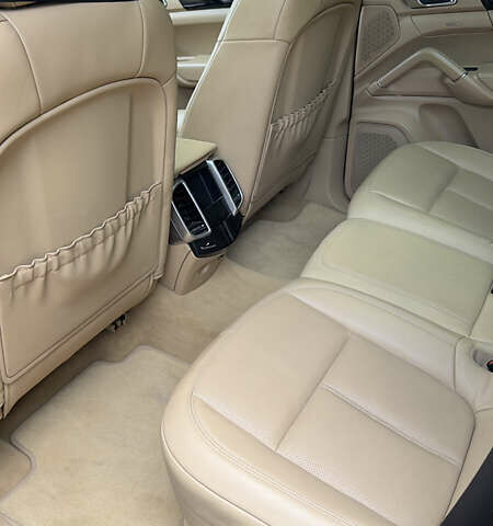 Чорний Порше Cayenne, об'ємом двигуна 4.81 л та пробігом 135 тис. км за 15700 $, фото 14 на Automoto.ua